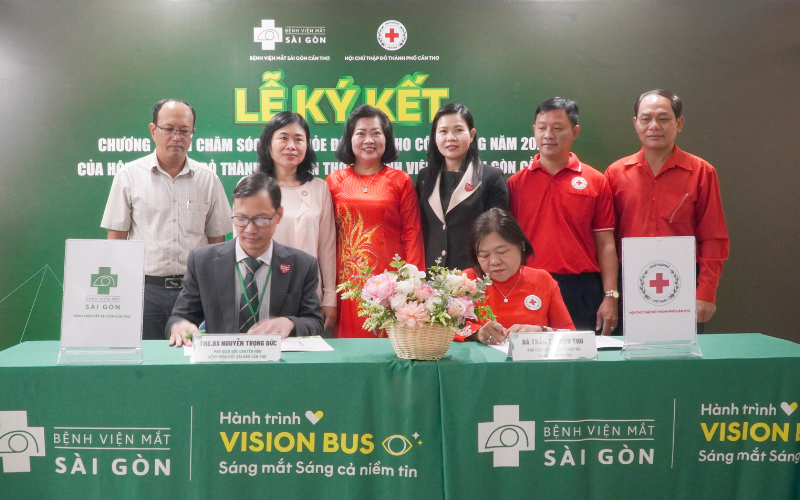 Bệnh viện Mắt Sài Gòn Cần Thơ ký kết cùng Hội Chữ thập đỏ thành phố Cần Thơ phối hợp triển khai chương trình chăm sóc sức khỏe cộng đồng 2024 