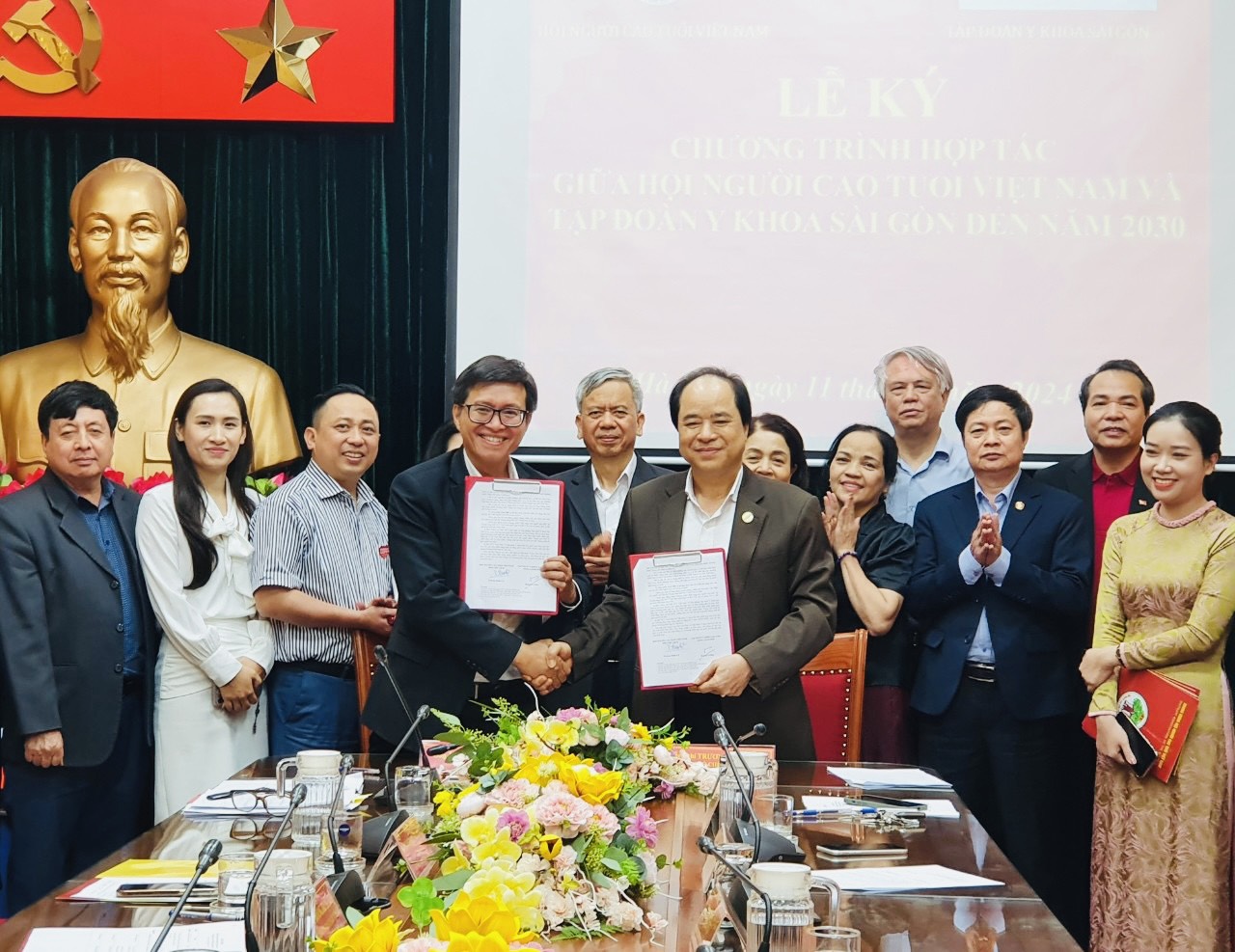 Hội Người cao tuổi Việt Nam ký hợp tác với Hệ thống Bệnh viện Mắt Sài Gòn